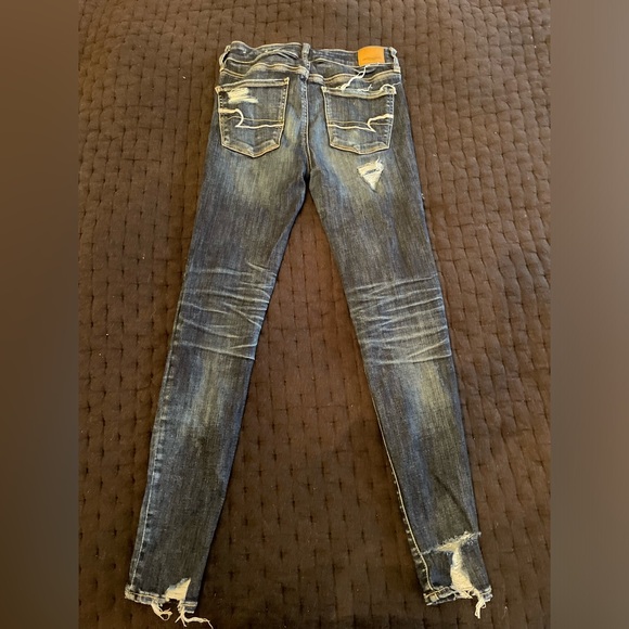 American Eagle high rise jeans - Picture 2 of 4